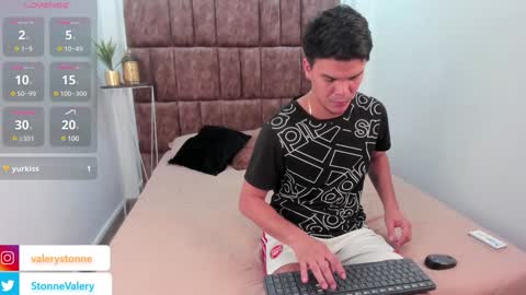 Valery Stonne  online show from 01/30/25, 09:04