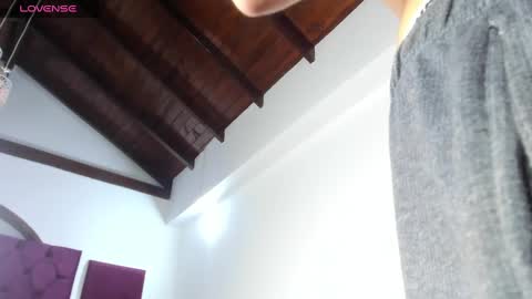 Valery Stonne  online show from 09/09/25, 08:08