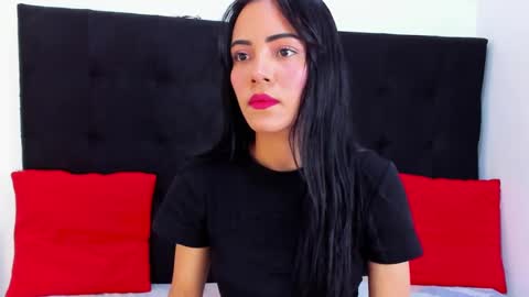 Snapshot of valerythompsonper chatting on 09/08/25, 08:30 valery online show from 09/08/25, 08:30