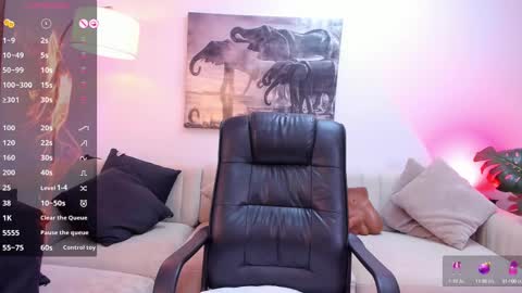 Snapshot of valerywalker7 chatting on 02/17/25, 01:47 Valery Walker online show from 02/17/25, 01:47