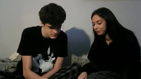 Snapshot of valesios chatting on 12/21/25, 10:28 valesios online show from 12/21/25, 10:28