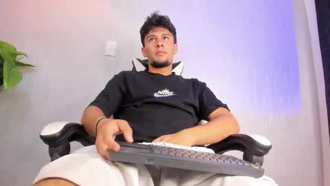 Valentino online show from 03/18/26, 07:17