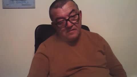 Snapshot of valio6969 chatting on 03/18/26, 04:21 valio online show from 03/18/26, 04:21