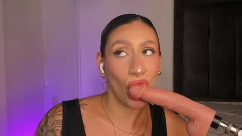 Snapshot of valka_doll chatting on 06/11/26, 08:29 valka_doll online show from 06/11/26, 08:29