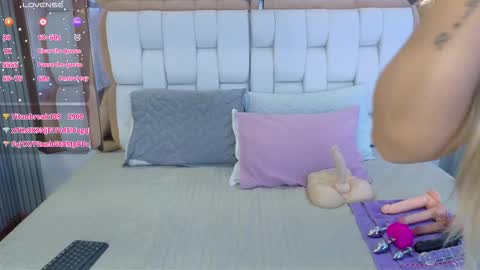 Valkiria moore  online show from 02/26/26, 08:08