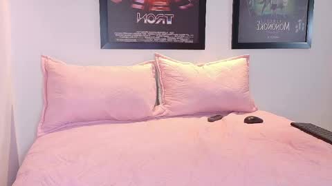 Valkiria moore  online show from 04/23/26, 10:56