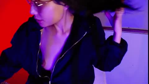 Snapshot of valkiry_ chatting on 11/17/25, 03:45 valkiry_ online show from 11/17/25, 03:45