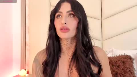 Snapshot of valky_bes chatting on 03/11/25, 12:44 ValkyBes online show from 03/11/25, 12:44