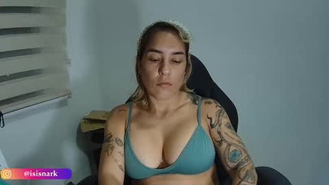 Snapshot of valkyriarose chatting on 10/17/25, 11:18 Isis online show from 10/17/25, 11:18