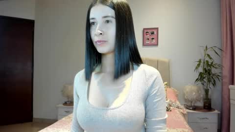 Snapshot of vallejo_macarena chatting on 10/27/25, 03:10 Macarena online show from 10/27/25, 03:10