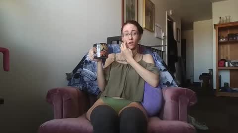 Snapshot of valleriestarr chatting on 12/19/24, 05:40 Vallerie Starr online show from 12/19/24, 05:40