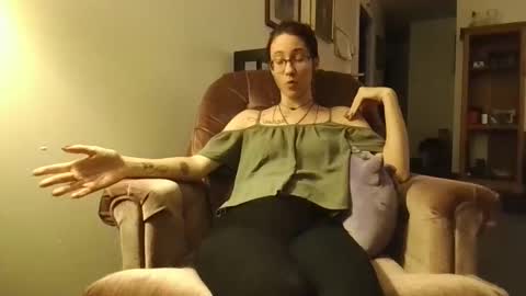 Snapshot of valleriestarr chatting on 12/20/24, 06:08 Vallerie Starr online show from 12/20/24, 06:08