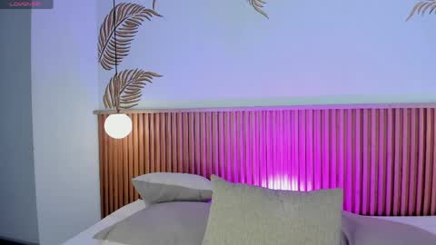 valleriie_ online show from 04/15/26, 03:41