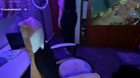 Snapshot of vallolet1_ chatting on 12/05/24, 01:03 Im Violet online show from 12/05/24, 01:03