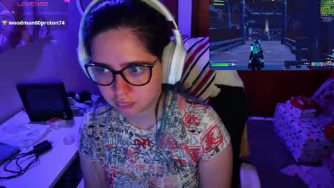 Snapshot of vallolet1_ chatting on 12/07/24, 06:21 Im Violet online show from 12/07/24, 06:21