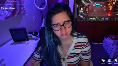 Snapshot of vallolet1_ chatting on 12/08/24, 06:54 Im Violet online show from 12/08/24, 06:54