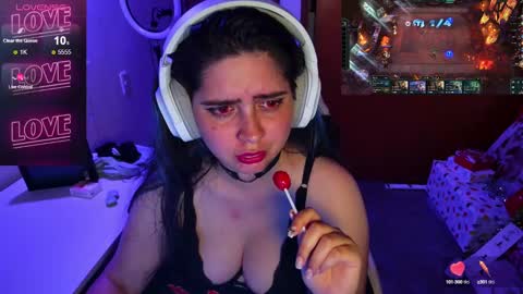 Snapshot of vallolet1_ chatting on 12/09/24, 02:56 Im Violet online show from 12/09/24, 02:56