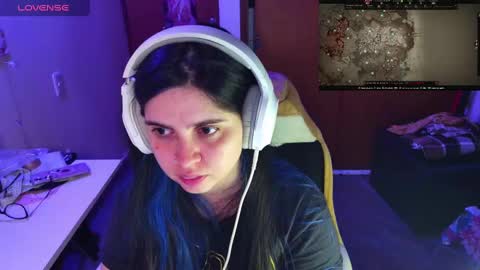 Snapshot of vallolet1_ chatting on 01/01/25, 03:13 Im Violet online show from 01/01/25, 03:13