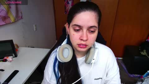 Snapshot of vallolet1_ chatting on 01/15/25, 09:20 Im Violet online show from 01/15/25, 09:20