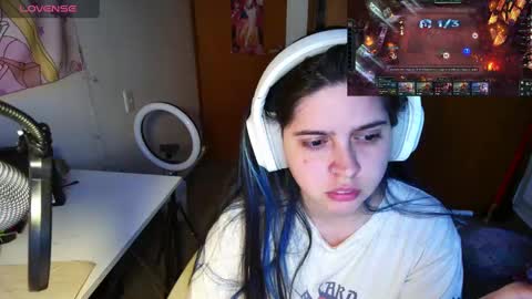 Snapshot of vallolet1_ chatting on 01/21/25, 11:02 Im Violet online show from 01/21/25, 11:02