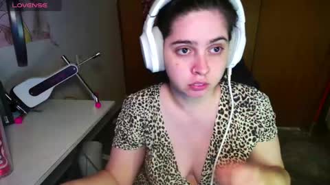 Snapshot of vallolet1_ chatting on 01/26/25, 11:39 Im Violet online show from 01/26/25, 11:39