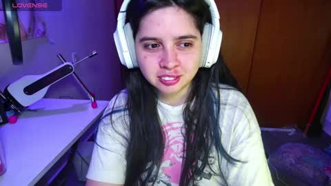 Snapshot of vallolet1_ chatting on 01/28/25, 11:17 Im Violet online show from 01/28/25, 11:17