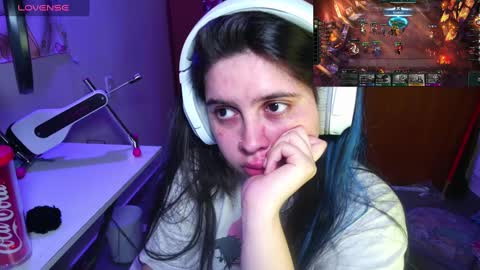 Snapshot of vallolet1_ chatting on 01/29/25, 02:19 Im Violet online show from 01/29/25, 02:19