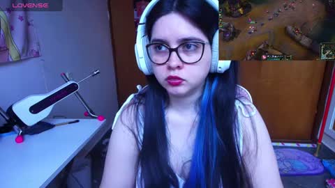 Snapshot of vallolet1_ chatting on 02/07/25, 02:15 Im Violet online show from 02/07/25, 02:15