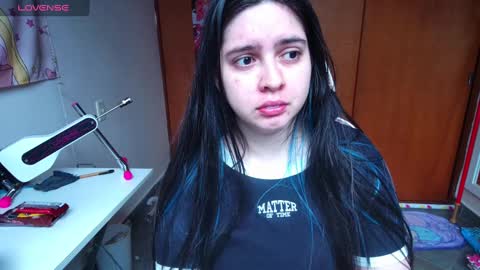 Snapshot of vallolet1_ chatting on 02/09/25, 01:35 Im Violet online show from 02/09/25, 01:35