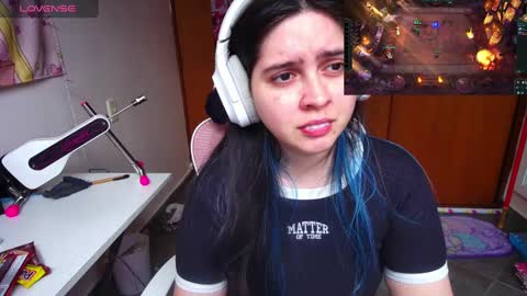 Snapshot of vallolet1_ chatting on 02/09/25, 04:40 Im Violet online show from 02/09/25, 04:40