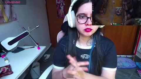 Snapshot of vallolet1_ chatting on 02/09/25, 09:49 Im Violet online show from 02/09/25, 09:49