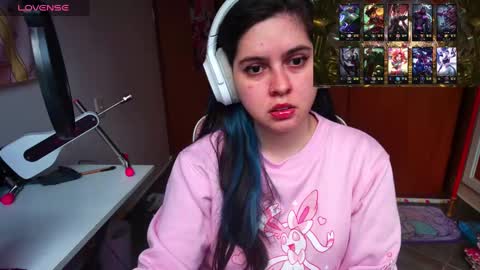 Snapshot of vallolet1_ chatting on 02/14/25, 10:47 Im Violet online show from 02/14/25, 10:47