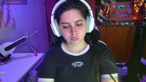 Snapshot of vallolet1_ chatting on 02/26/25, 02:15 Im Violet online show from 02/26/25, 02:15