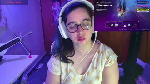 Snapshot of vallolet1_ chatting on 02/28/25, 11:23 Im Violet online show from 02/28/25, 11:23