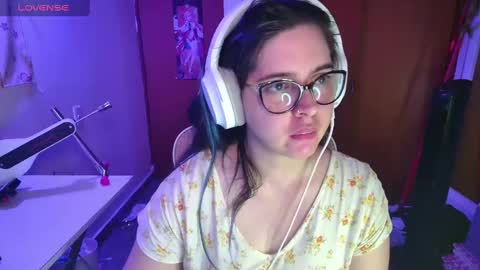 Snapshot of vallolet1_ chatting on 03/01/25, 02:26 Im Violet online show from 03/01/25, 02:26