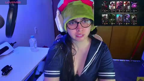 Snapshot of vallolet1_ chatting on 03/09/25, 01:14 Im Violet online show from 03/09/25, 01:14