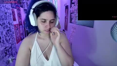 Snapshot of vallolet1_ chatting on 09/12/25, 03:28 Im Violet online show from 09/12/25, 03:28