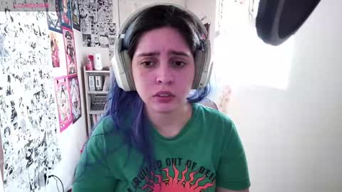 Snapshot of vallolet1_ chatting on 09/22/25, 03:47 Im Violet online show from 09/22/25, 03:47