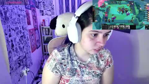 Snapshot of vallolet1_ chatting on 10/10/25, 01:48 Im Violet online show from 10/10/25, 01:48