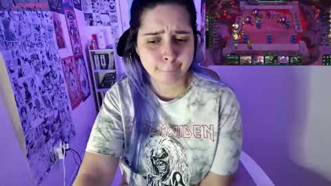 Snapshot of vallolet1_ chatting on 10/21/25, 12:22 Im Violet online show from 10/21/25, 12:22