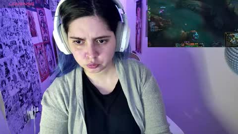 Snapshot of vallolet1_ chatting on 10/24/25, 12:52 Im Violet online show from 10/24/25, 12:52