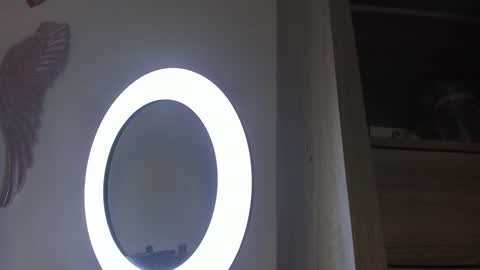 Snapshot of valloletsamar chatting on 01/14/25, 12:03 Vallolet Peach  online show from 01/14/25, 12:03