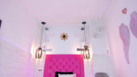 Snapshot of valloletsamar chatting on 01/31/25, 11:35 Vallolet Peach  online show from 01/31/25, 11:35