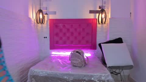 Snapshot of valloletsamar chatting on 02/07/25, 11:12 Vallolet Peach  online show from 02/07/25, 11:12