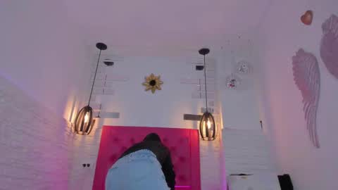 Snapshot of valloletsamar chatting on 02/12/25, 11:29 Vallolet Peach  online show from 02/12/25, 11:29