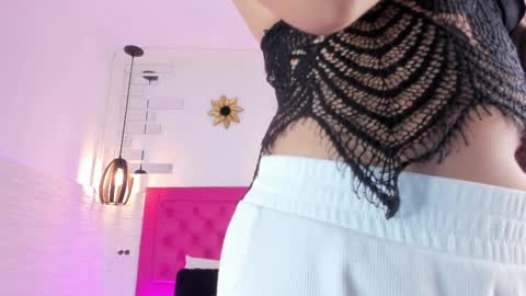 Snapshot of valloletsamar chatting on 02/28/25, 11:36 Vallolet Peach  online show from 02/28/25, 11:36