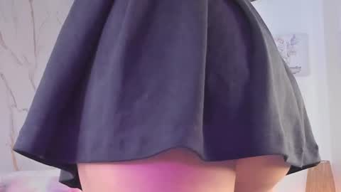 Vallolet Peach  online show from 07/19/26, 12:20