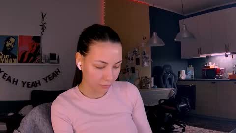 Snapshot of valorant_girl chatting on 02/12/26, 02:56 Little Devil online show from 02/12/26, 02:56