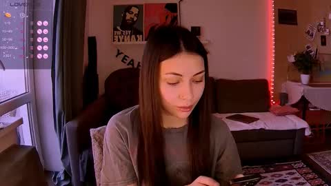 Snapshot of valorant_girl chatting on 02/18/26, 02:46 Little Devil online show from 02/18/26, 02:46