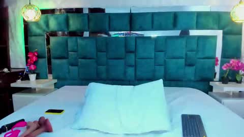 valtira nova online show from 09/28/25, 06:46